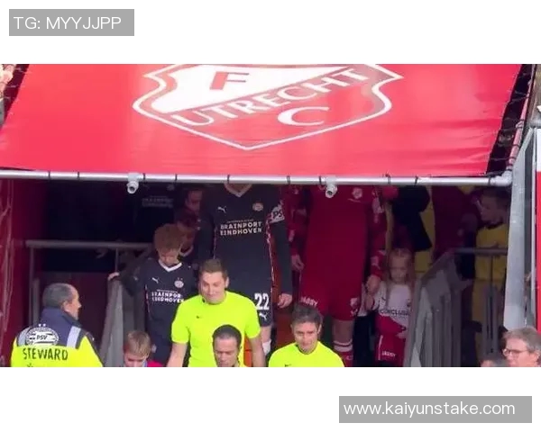 药厂与埃因霍温首发阵容揭晓弗莱肯宽萨蒂尔曼领衔佩里西奇出战